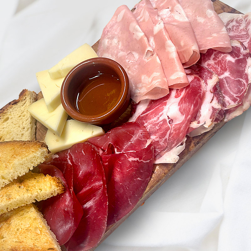Tagliere di Salumi e Formaggi Tagliere di Salumi e Formaggi